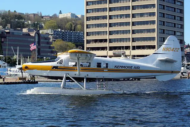 Kenmore Air DHC-3 Otter on Lake Union